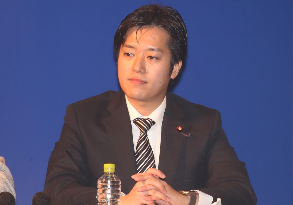 辞職勧告決議案に「言論府が自らの首を絞める」　丸山議員の主張、政治評論家の見解は