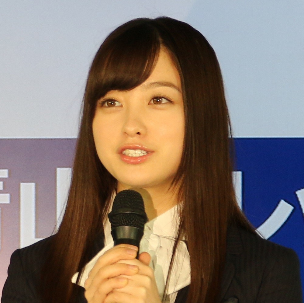 橋本環奈がヒゲで「山田孝之化」　アプリ使って「変身」続々、きゃりーも