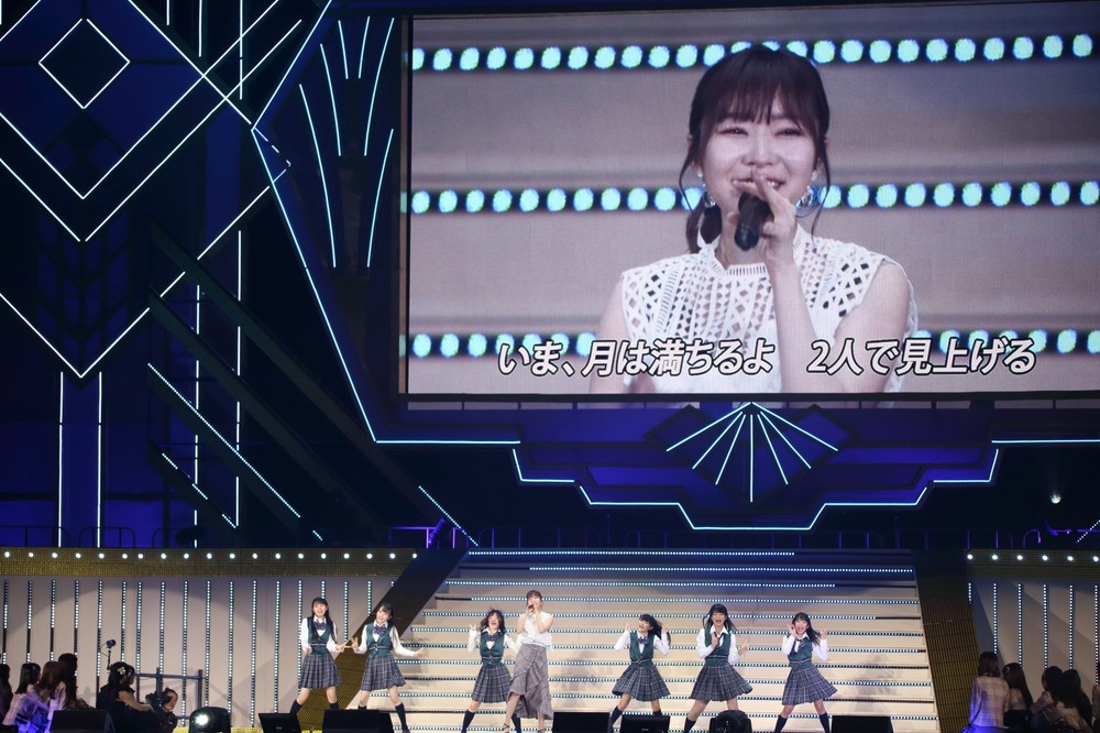 指原さんが書き下ろすHKTの新公演「いま、月は満ちる」の表題曲もサプライズで披露された