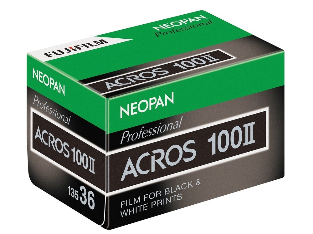 フィルムカメラでモノクロ写真を...　カメラ愛好家の人気、いまなお健在