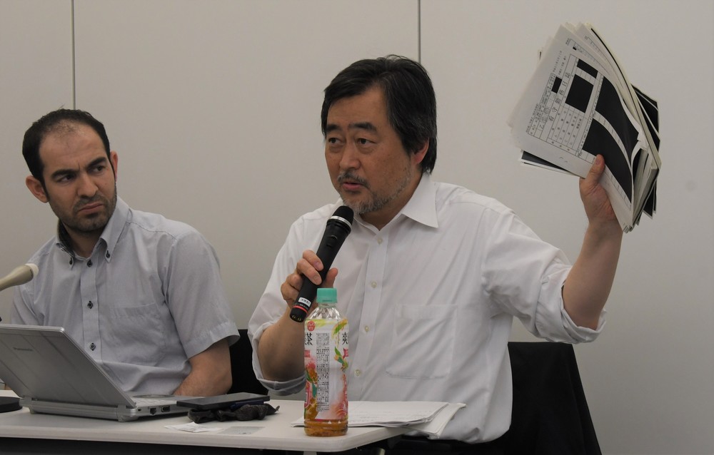 会見で説明する大橋弁護士