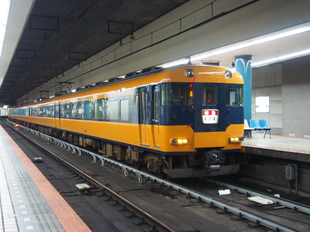 近鉄は1970年大阪万博と同時期に難波乗り入れを果たした。
