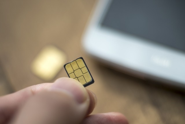 楽天買収でDMM mobileユーザーはどうなる　旧FREETELの前例と「状況の変化」