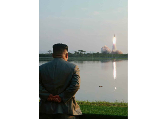 北朝鮮のミサイル発射は2か月半ぶりだ（写真は労働新聞ウェブサイトから）