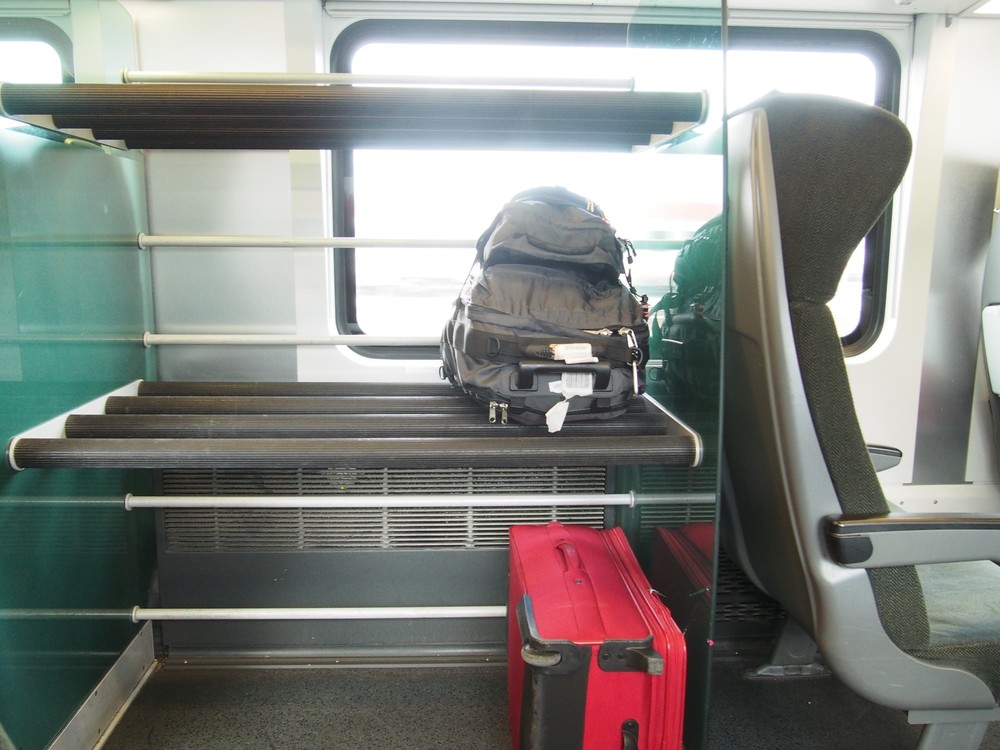 チェコとオーストリアを結ぶ特急「レイルジェット」にある荷物置場。