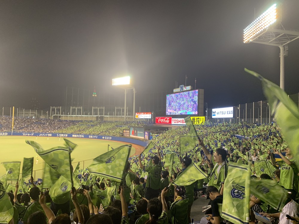 ヤクルト・バレンティン「来年どのチームでプレイ見たい？」　ツイッターでファンに投げかける