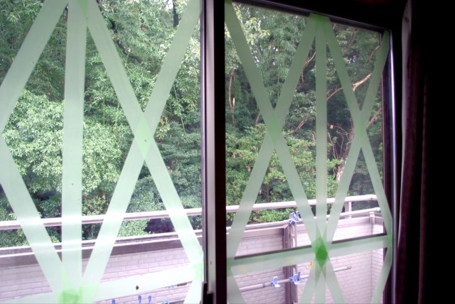 養生テープ、メルカリで「転売」も　ホームセンターで「過去に例ない」品薄