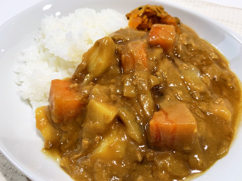 教員いじめでカレー給食中止に　神戸市教委「食材生かして煮物を作る」