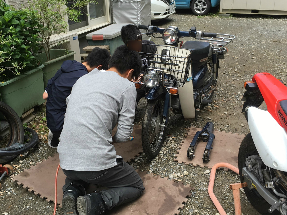 バイクは自分たちでメンテナンスしている