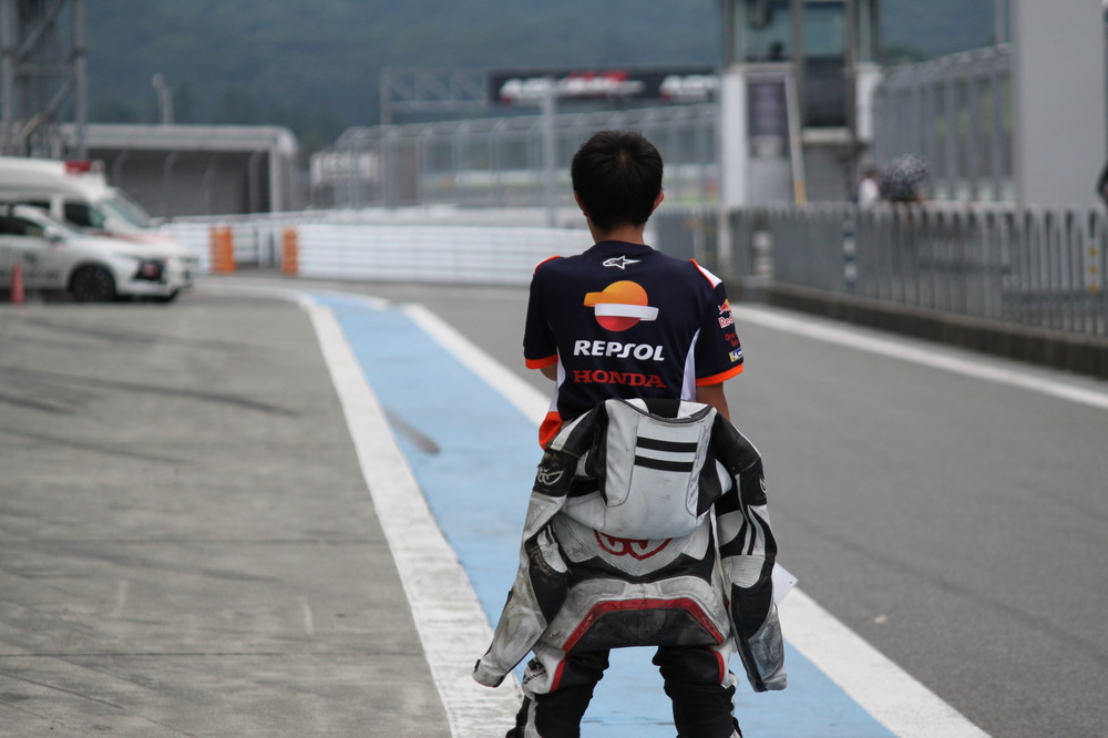 ライディングウェアを着用する部員