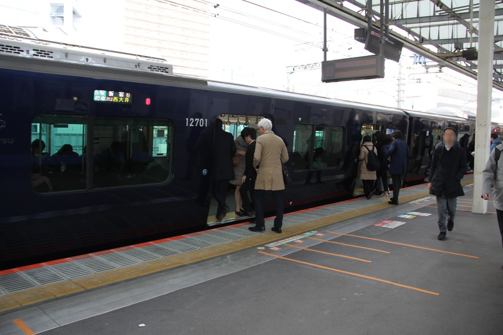 ラッシュではホームに行列が当たり前だった武蔵小杉でも、増発につながった