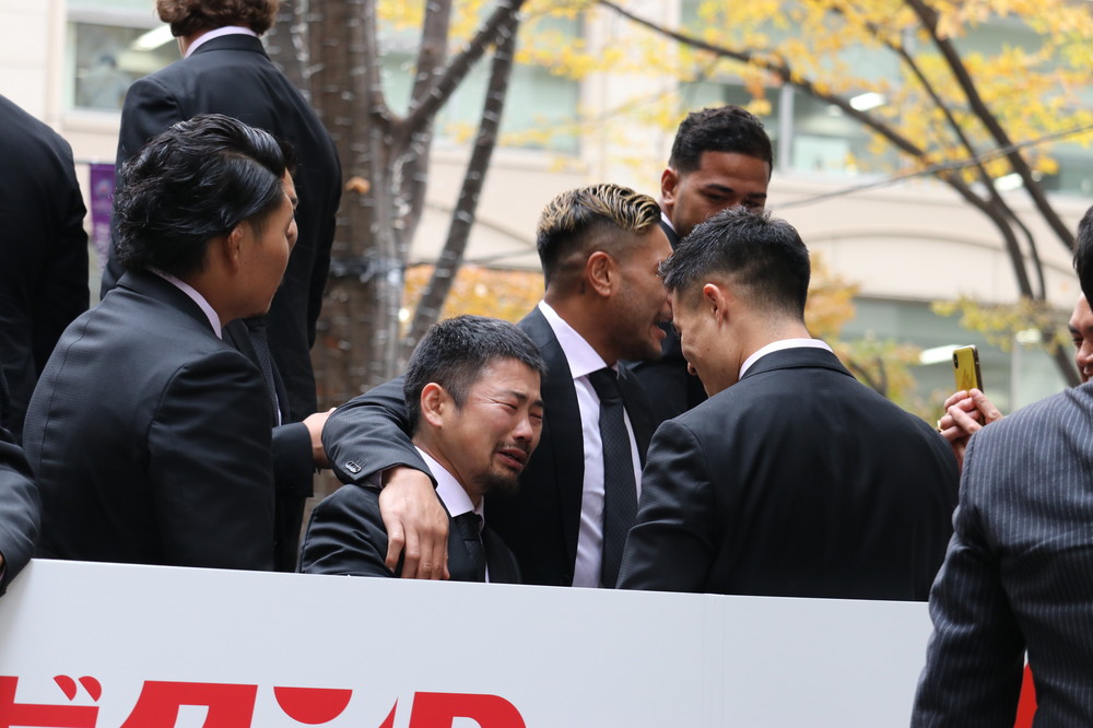 ラグビー日本代表パレード現場が「ONE TEAM」に　普段は場所の取り合いの報道陣も...