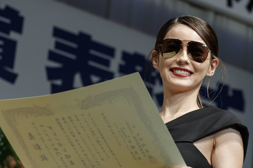 ダレノガレ明美、ネット中傷＝「指殺人」に「そんなの効かない」　「炎上怖くて発言抑えてたら自分が自分じゃなくなるよ！」