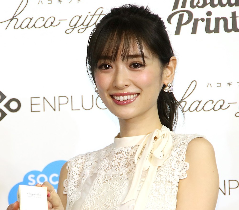 北川景子、泉里香...「セーラー戦士会」Xmasに集結　小松彩夏「どんだけ仲良し」