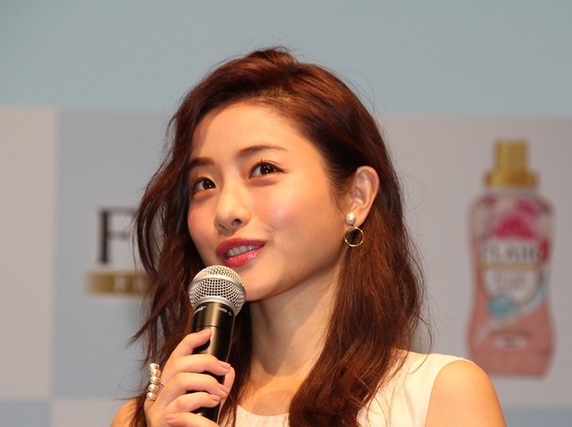 「年始早々に生きる希望が湧いた」　石原さとみ「好みはオタク」に歓喜も...