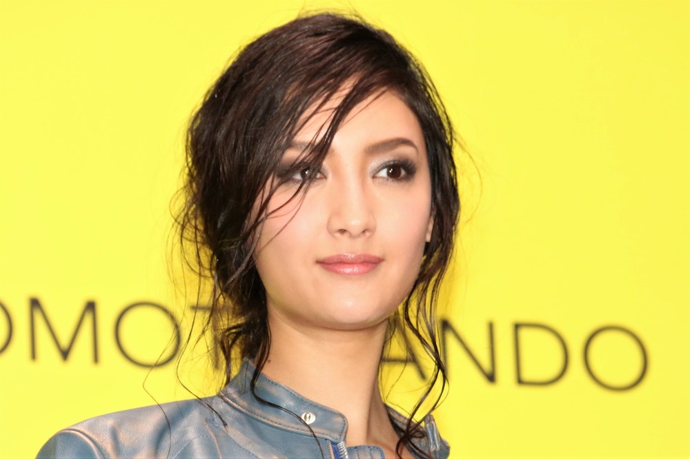 菜々緒、南米で「浄化の儀式」に参加　「涙が出るほど激痛」