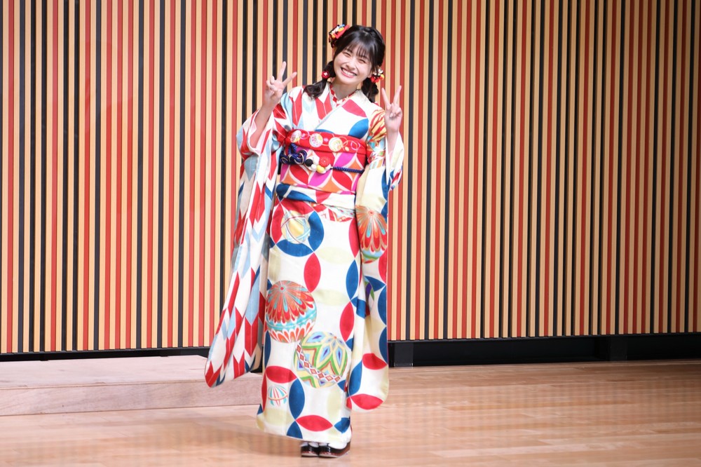 HKT48の松岡はなさん。指原莉乃さんは「はなから七五三の写真が届いた」とツイートした