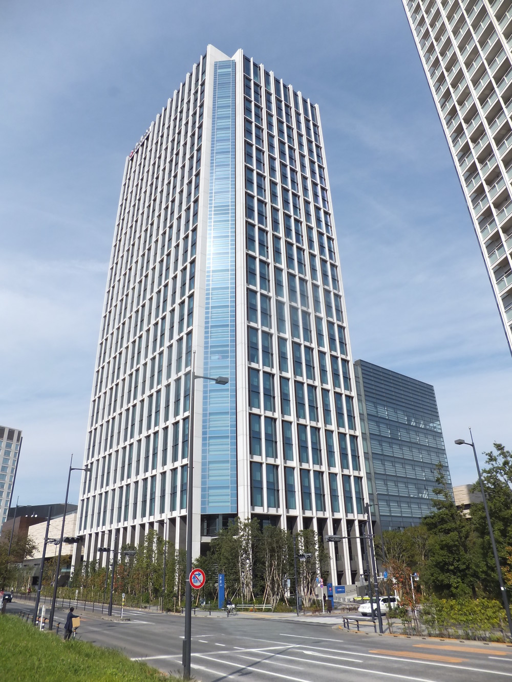 楽天「送料ゼロ」が持つ遠大な視野　公取委はどう判断するか