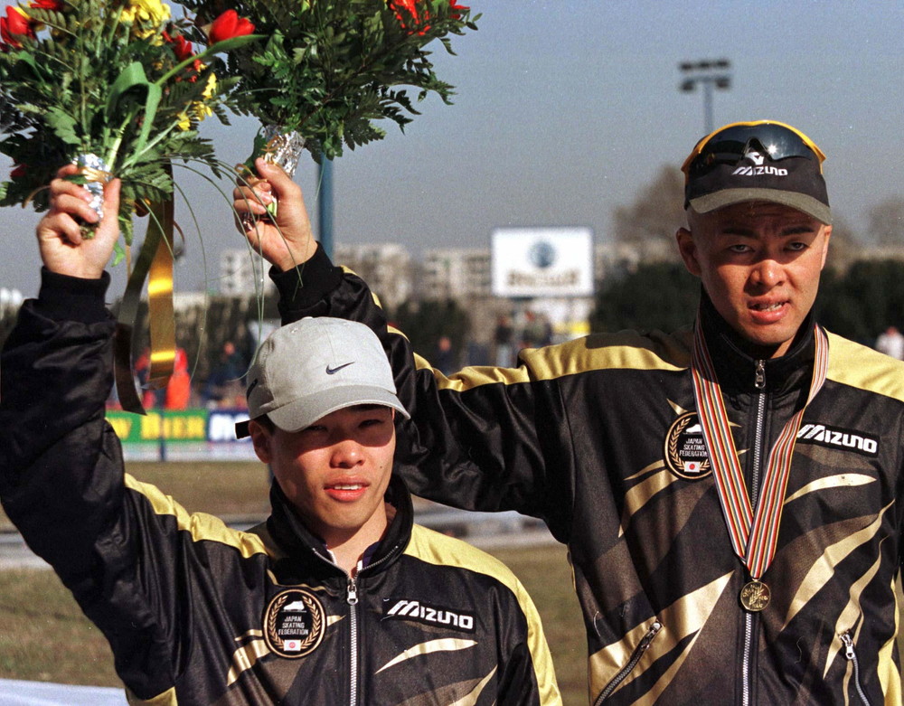 1997年の世界選手権。堀井氏が1位、清水氏は2位だった。翌98年の長野五輪では、2人の明暗が分かれることに（写真：ロイター/アフロ）