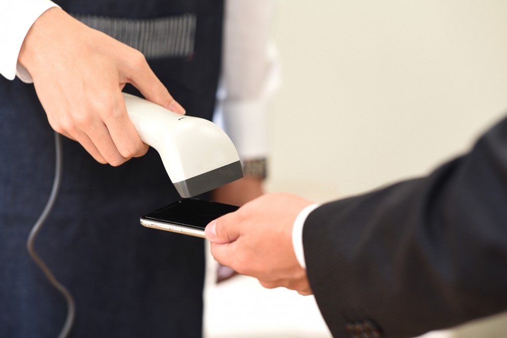 なぜ2月に大盤振る舞いを？　スマホ決済「だれでも還元」、各社が一気に動いた理由