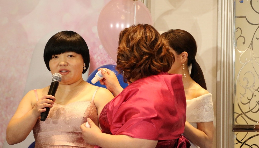 イベントに登場したオカリナさん（左）、ゆいPさん（中央）、田中みな実さん（右）