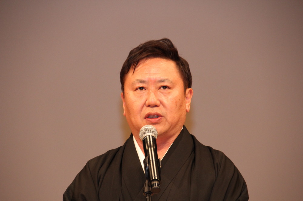 翔んで埼玉、映画化は「何度も頓挫しかけた」　ブルーリボン賞授賞式で語った県民への感謝