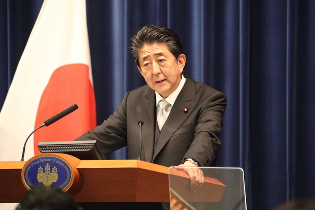 安倍首相、道知事マネた？「指導力」アピールも...　関係者が見た「焦り」と「専門家軽視」