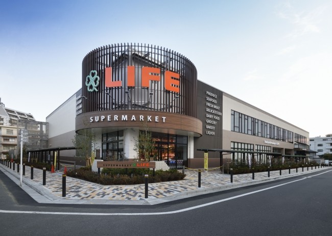 「臨時休校」でスーパー「ライフ」営業時間短縮　大手百貨店は休業決定も