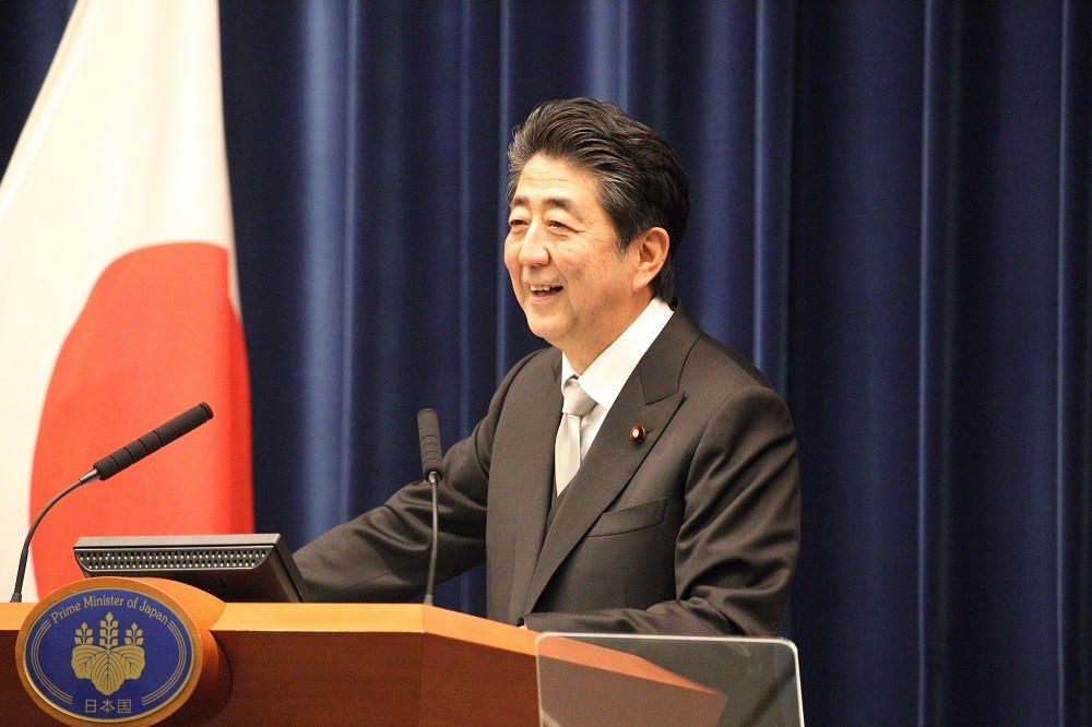 「#安倍やめろ」「#安倍やめるな」安倍首相の会見に対し、一夜明けても議論噴出続く