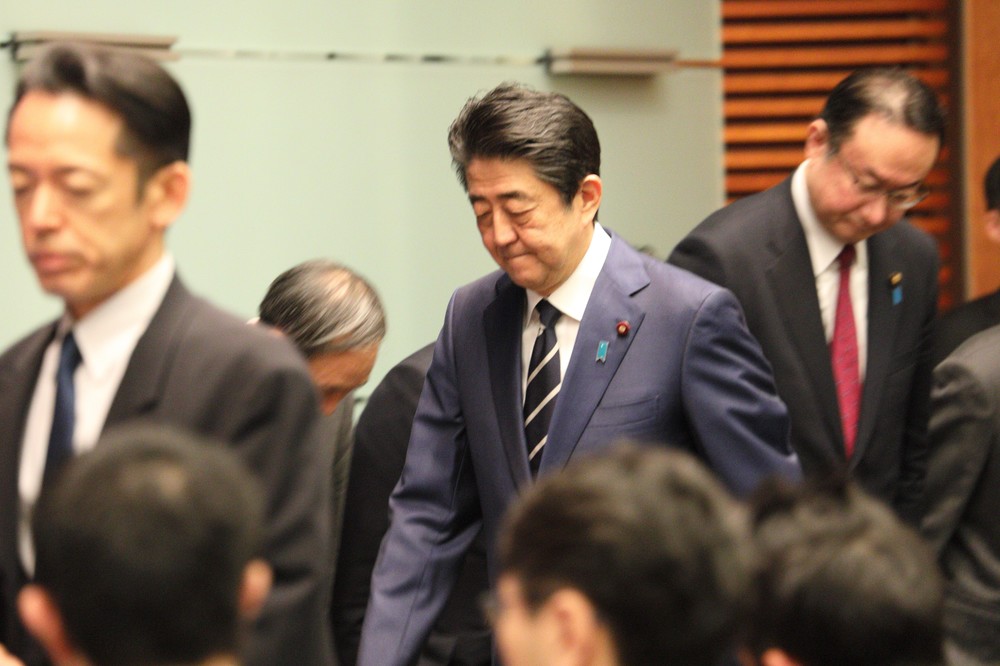 タイミングに「？」残る安倍首相の新型コロナ対応　背景に官邸内の「亀裂」も