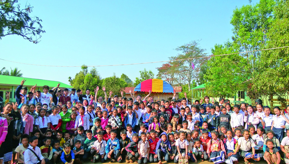 ラオス・ドンニャイ村の学校に通う子どもたち（画像提供：飯舘村役場）