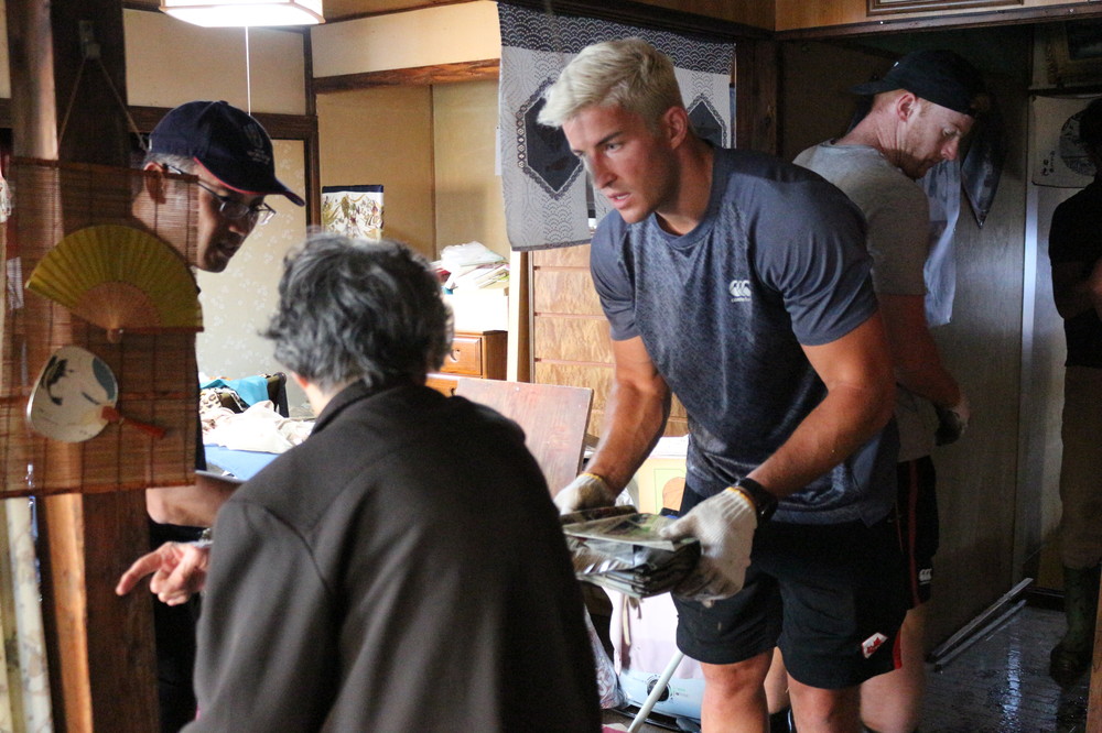 カナダ代表選手のボランティア作業の様子（写真提供：釜石市）