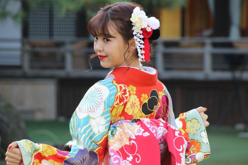 外出自粛を「可愛くなるための時間」に使おう　藤田ニコル、自宅での時間を「美容」に使うこと提案