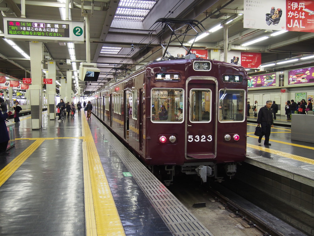 開業当初から一段下降窓を採用した阪急電鉄