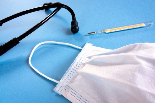 「医療従事者がタクシー乗車を拒まれた」　厚労省が「心無い事例」に注意喚起ツイート