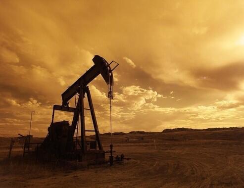 原油価格マイナスで「逆オイルショック」トレンドに　「石油王を飲んで応援」「原油売りの少女」などネタ投稿続々