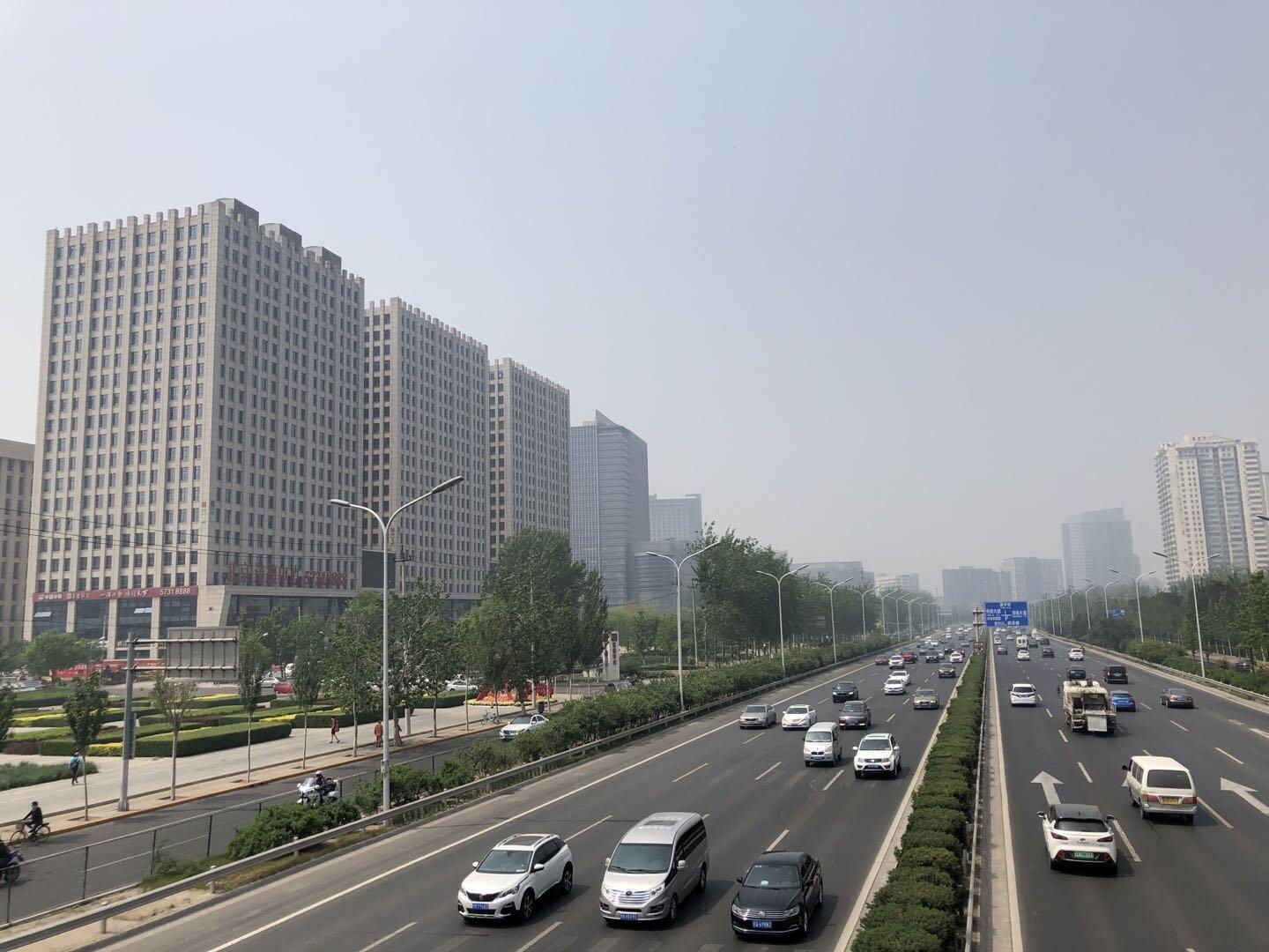 中国「全人代開催」発表で起きた異常事態　航空チケット価格が10倍超に