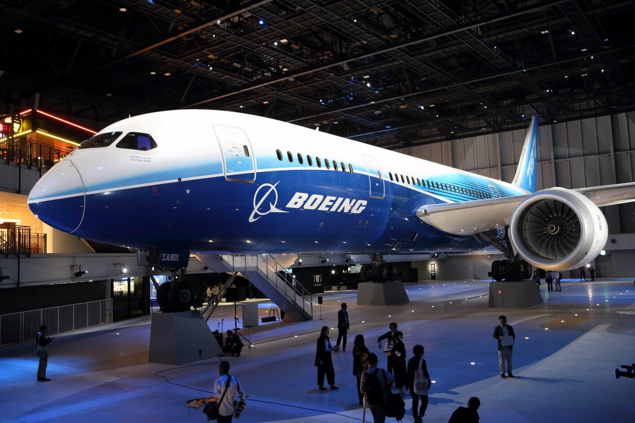 ボーイング787型機の生産縮小の影響は日本企業にも及ぶ。写真は初号機「ZA001」。中部国際空港内の商業施設「FLIGHT OF DREAMS」（フライト・オブ・ドリームズ）で展示されている