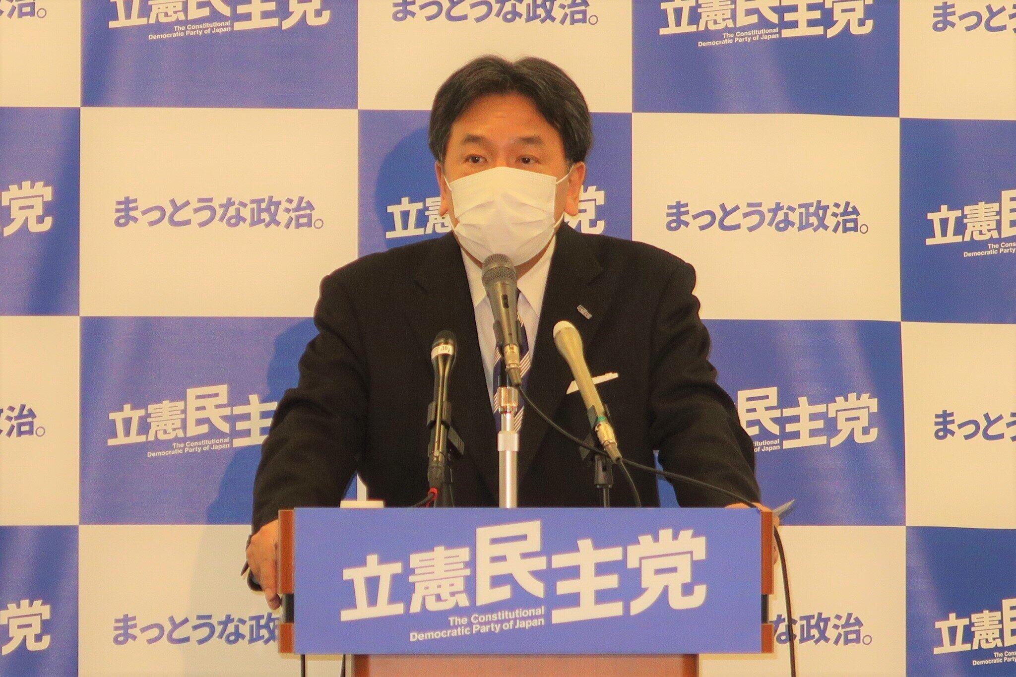 立憲民主党の枝野幸男代表。5月8日の記者会見では、法案を「束ねる」ことの問題を指摘するにとどめていた