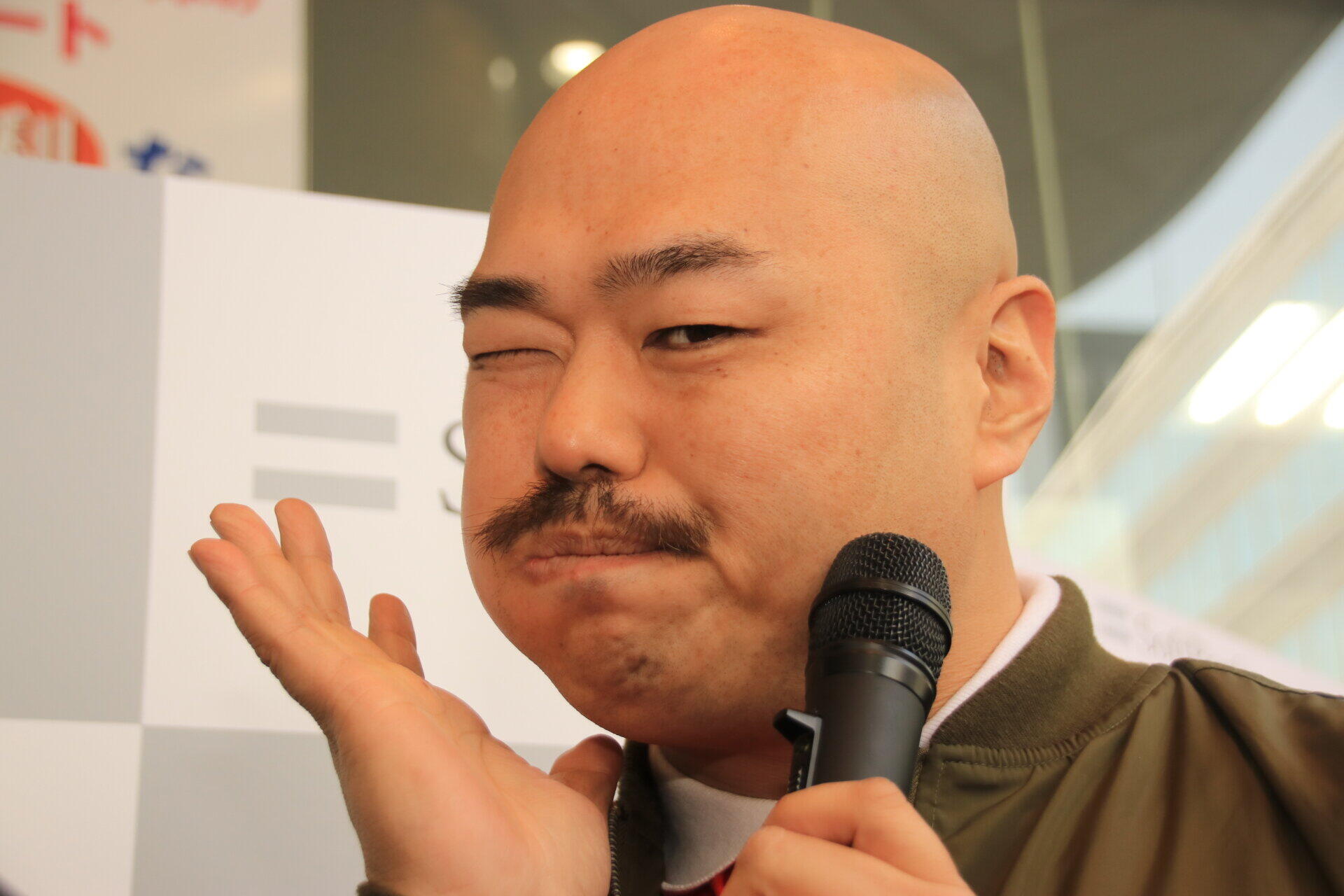 クロちゃん、野菜を買う姿を激写され叩かれる　「こんなのいつ撮られたしんかー！？」→リプ欄には...