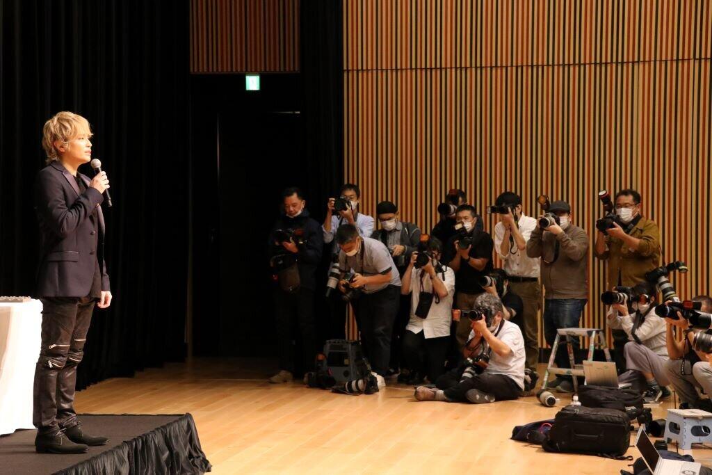 手越祐也で会場は「密」！？　久々の大型会見に報道陣大挙し...