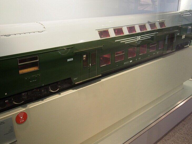 2階建て電車は快適！だけど「弱点」も...　海外での乗車経験から考える