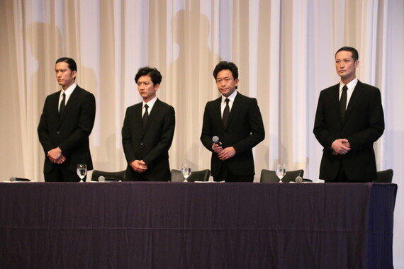2018年に謝罪会見したTOKIOの（左から）長瀬智也さん、国分太一さん、城島茂さん、松岡昌宏さん。