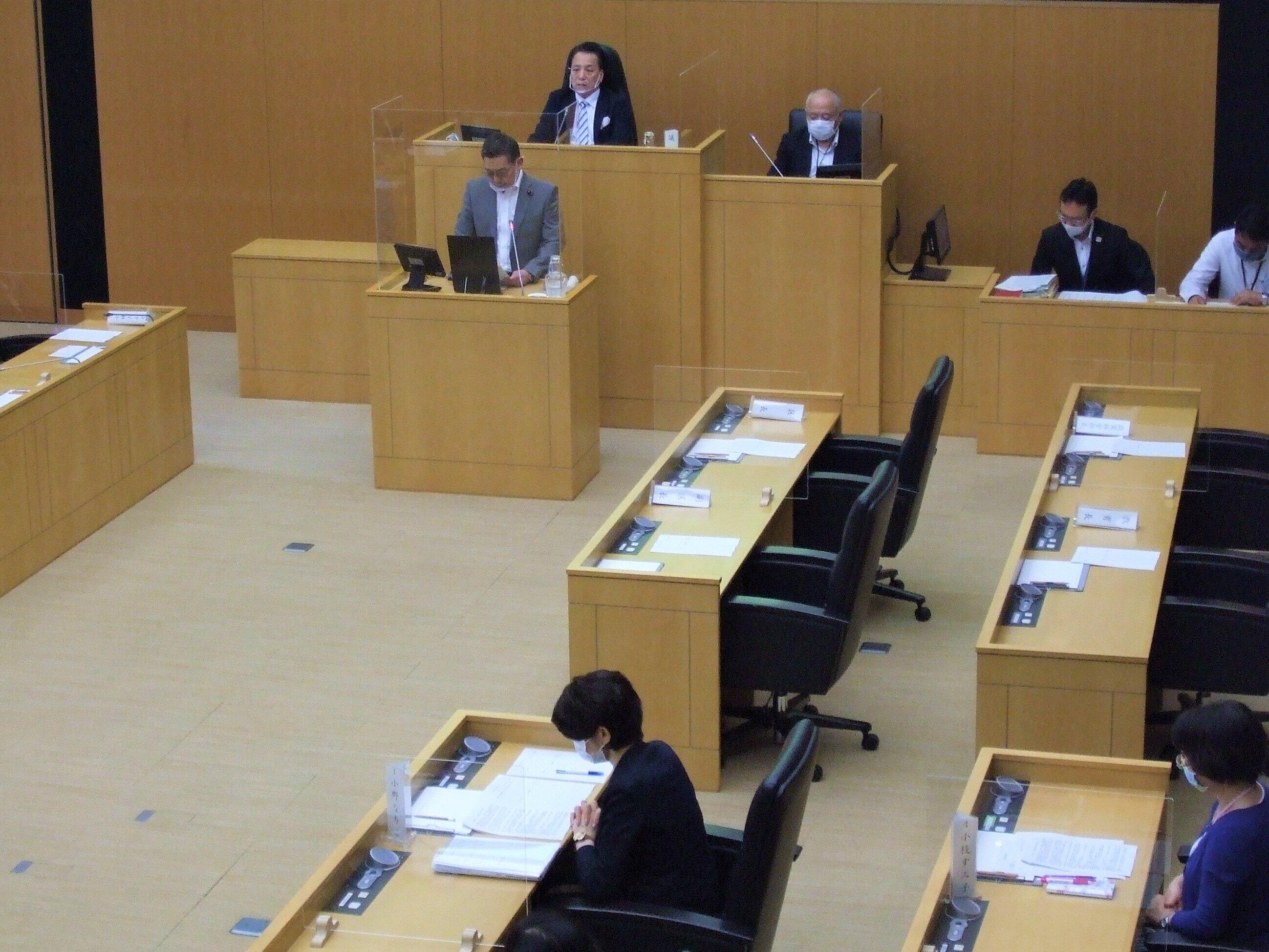 区長や副区長らが欠席のまま開かれた千代田区議会（31日午後）