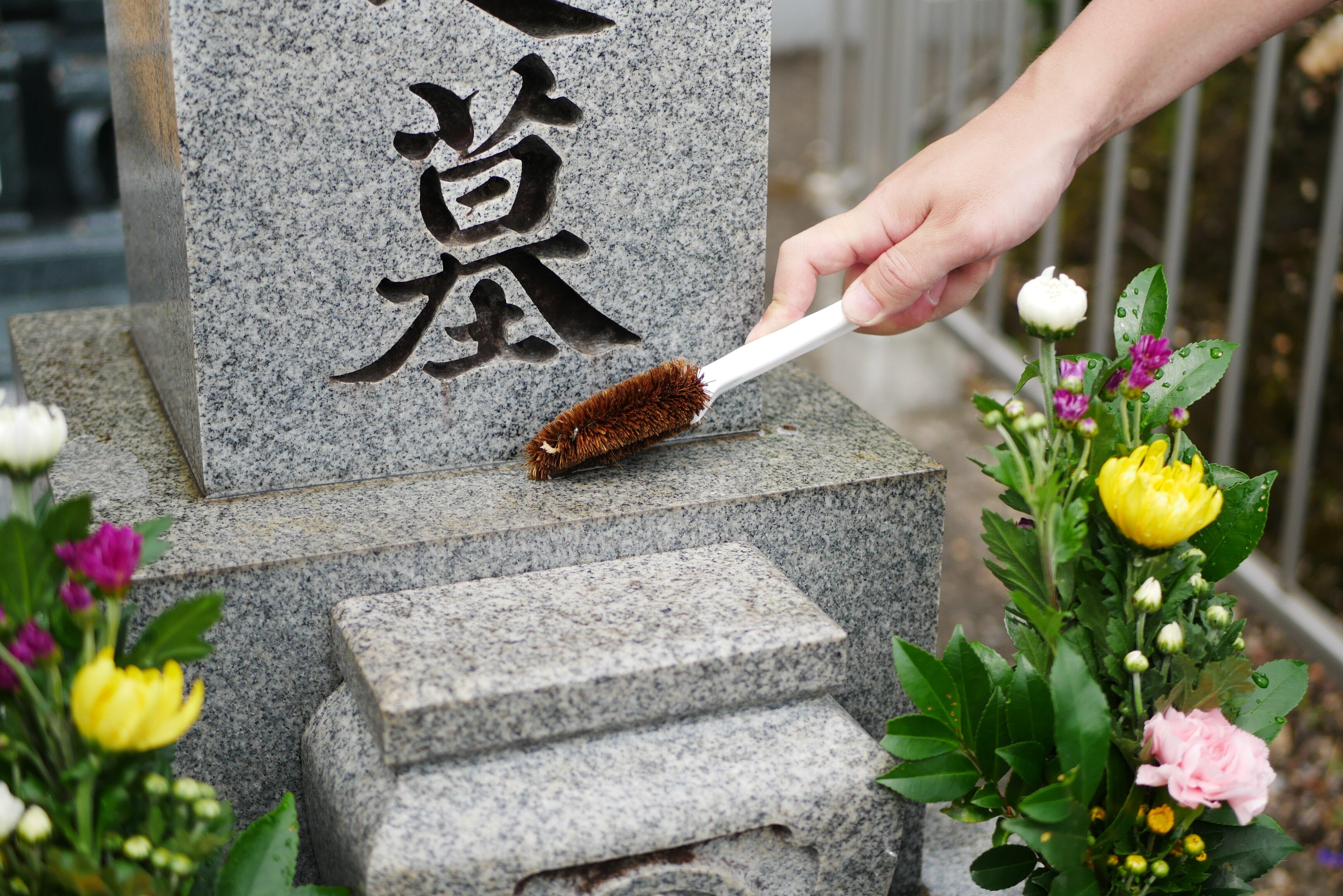 「墓参りは日本の文化」「帰省は遠慮して」...　どこかに似てる？富山の首長間でも「コロナ帰省」見解バラバラ