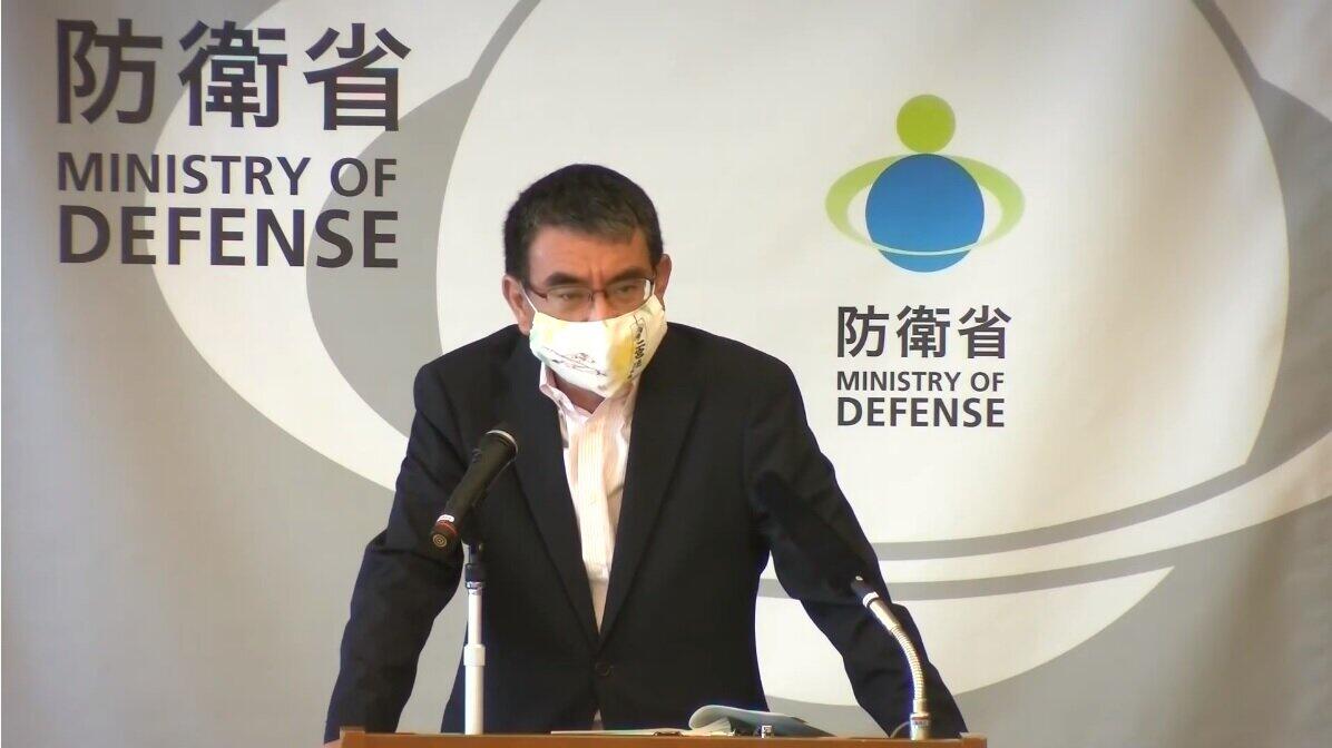 河野防衛相のマスク姿（防衛省公式YouTubeチャンネルより）
