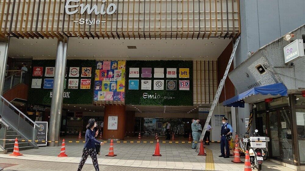 高田馬場駅前で看板部品の一部落下　けが人なし、「BIG BOX」管理会社が声明