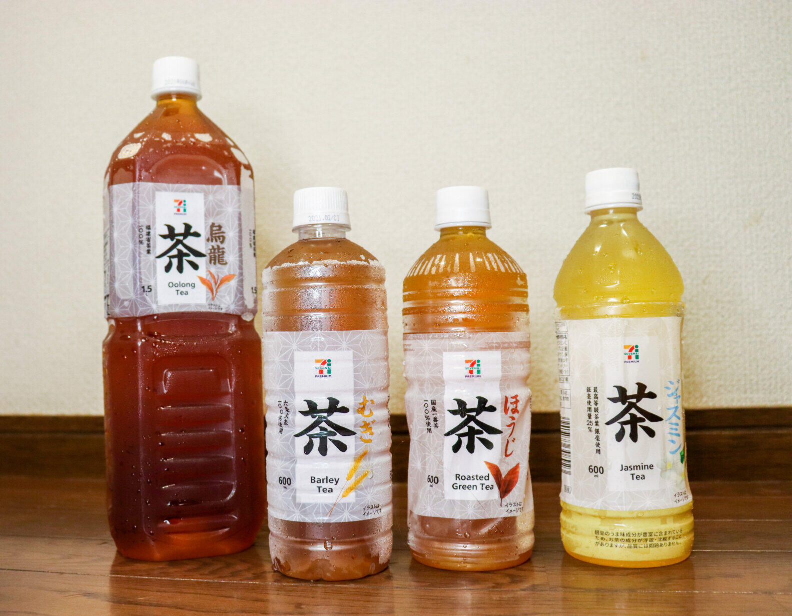 「茶」強調しすぎ？セブンのペットボトル飲料、デザイン変更で注目　広報に聞いてみると...