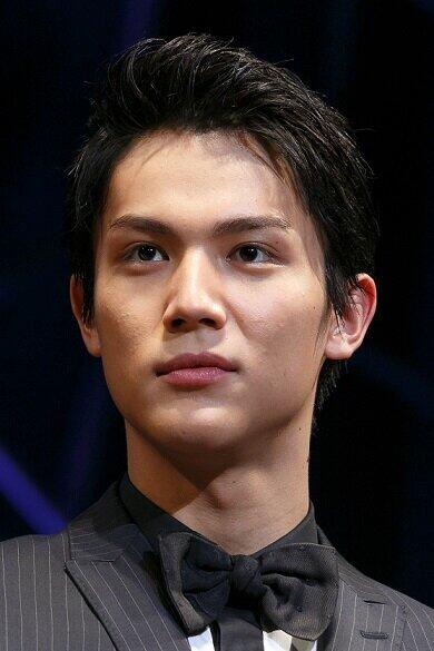 中川大志「さびしー。大好きだー」　「親バカ青春白書」のダブル2ショット披露