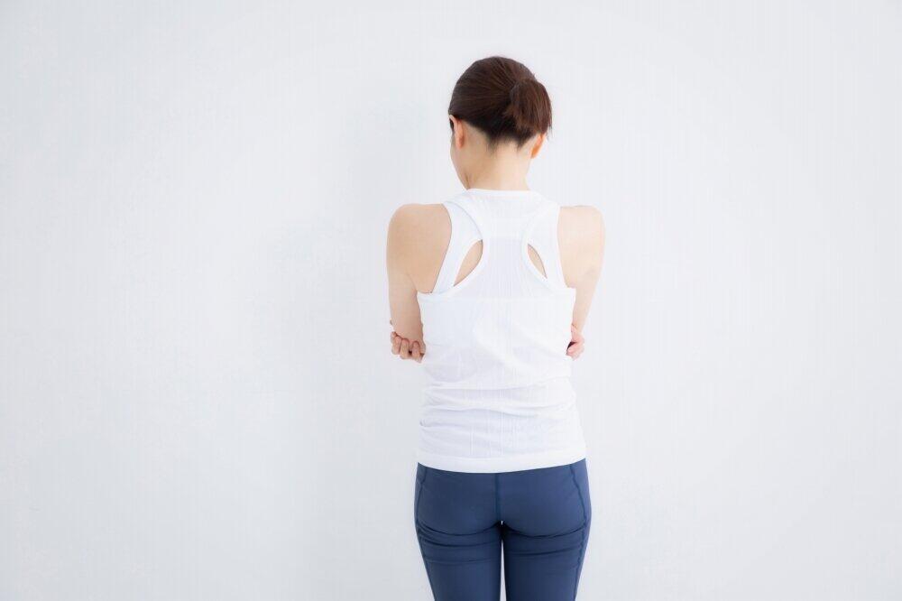 「ヒートテック」トレンド入りも　11月下旬並みの寒さに震える人々「今年初暖房」「冬が思いやられる」